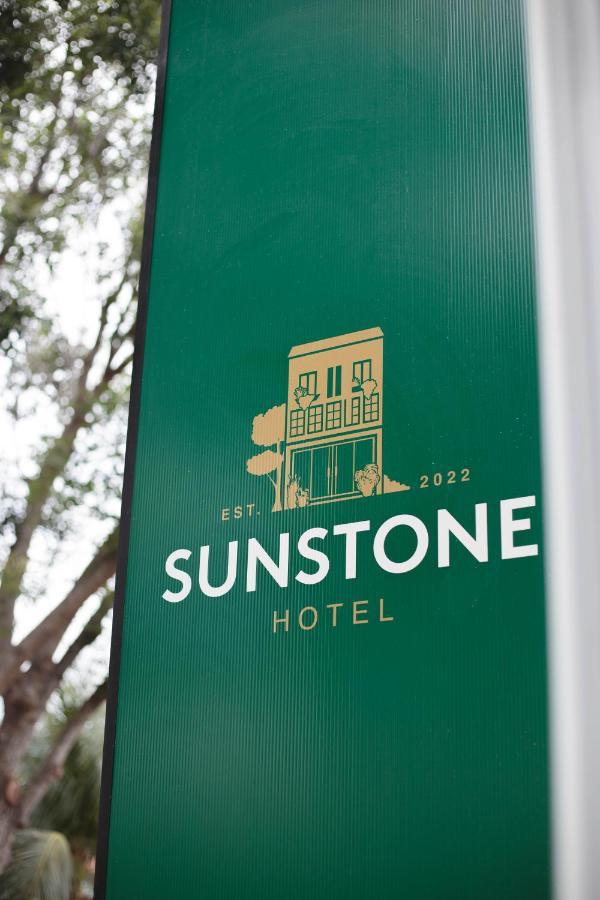 Sunstone Hotel George Town Bagian luar foto